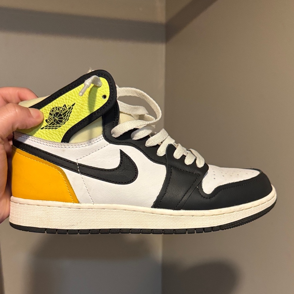 Nike Air Jordan Black and Yellow High-Tops